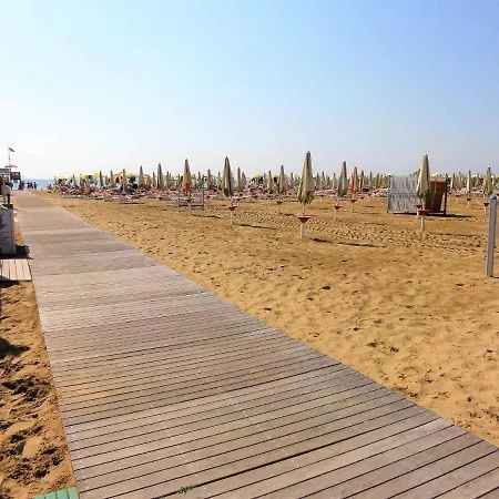 In 39757 Apartment *